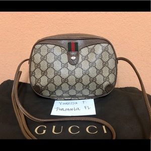 Auth. vintage Gucci sherry line small crossbody